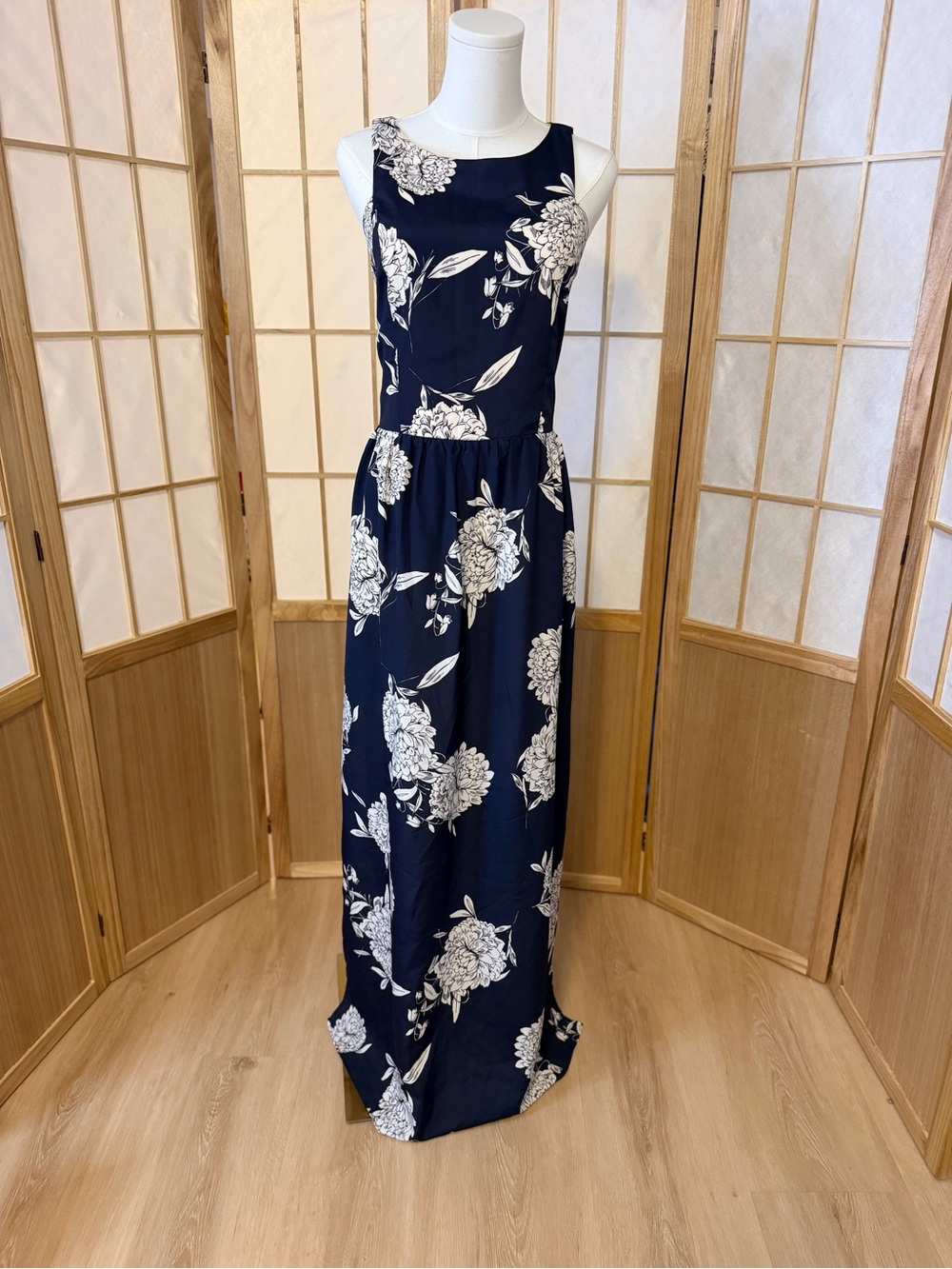 Vince Camuto Navy Maxi Dress with White Floral Print